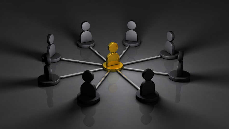 When building a mastermind community, how do you know who to invite?